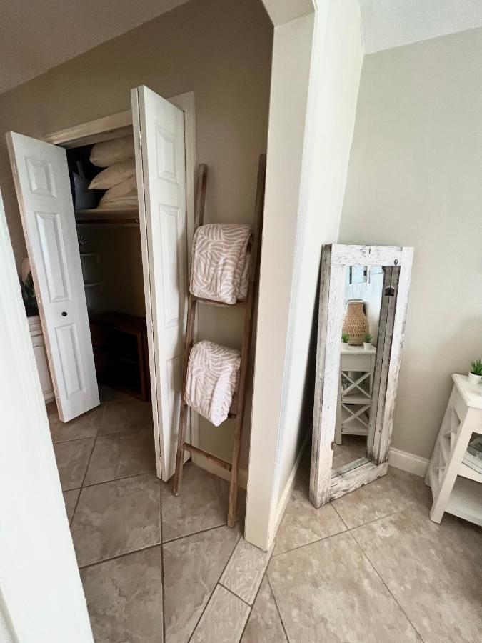 Beach Oasis 704 Lovely Daytona Ocean Front For 5 Sleeps Up To 12 Daytona Beach Exterior photo
