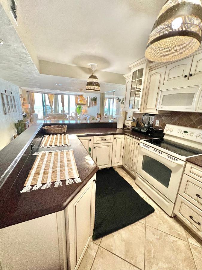 Beach Oasis 704 Lovely Daytona Ocean Front For 5 Sleeps Up To 12 Daytona Beach Exterior photo